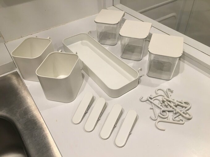 「スコーディス」シリーズには専用のフックや小物入れ