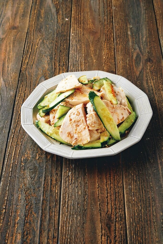 蒸し鶏とキュウリ