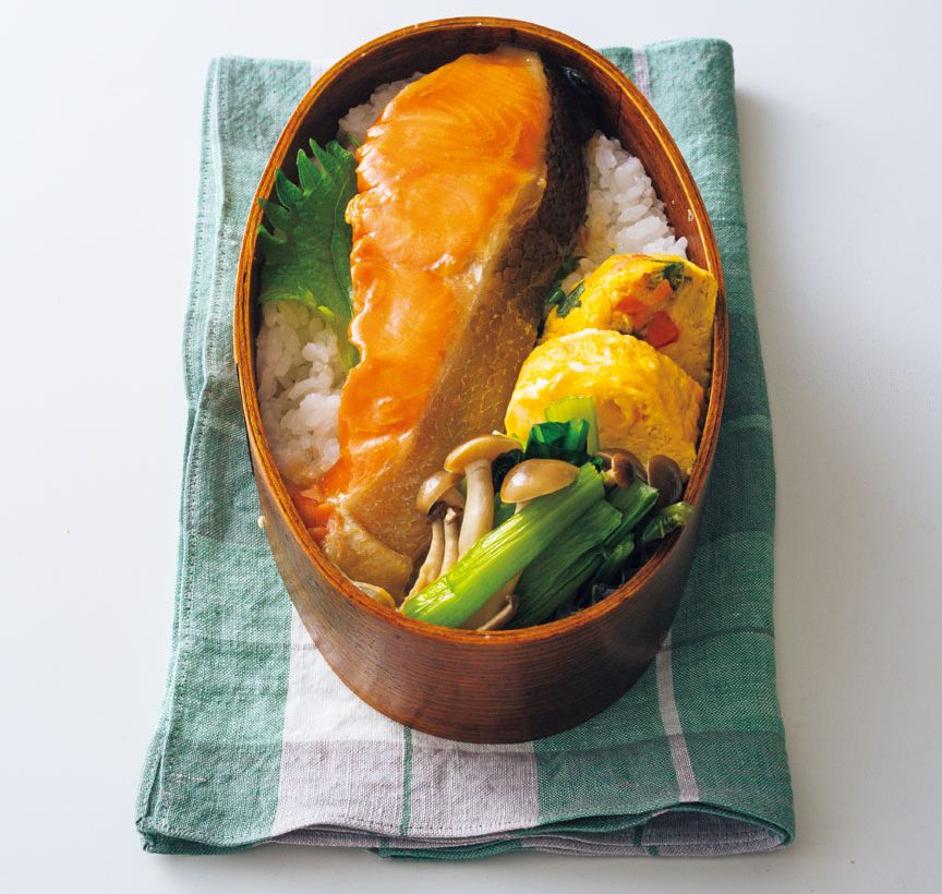 照りっとおいしい「鮭弁」がほったらかしで完成！朝ラク弁当レシピ