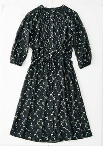 花柄ワンピース