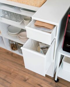 取り替え用のゴミ袋は ゴミ箱の上段に収納