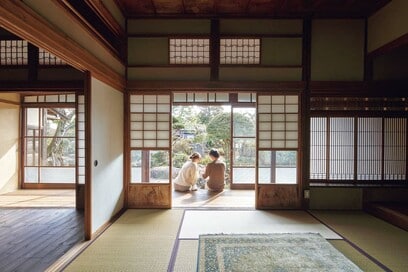 40代共働き夫婦が日本家屋をリノベ。広縁でのんびり、庭いじりがなによりも大好き