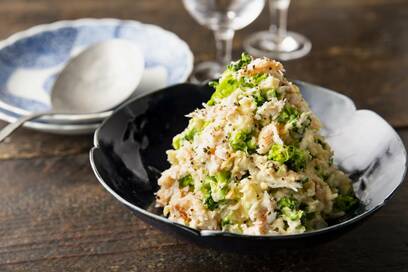 低糖質・低カロリーでリーズナブル！旬の紅ズワイガニで華やかポテサラ