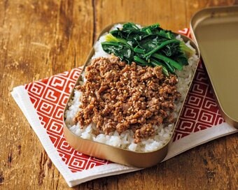 フライパン1つで簡単「焼肉風味のそぼろ弁当」。子どもも大人も大満足