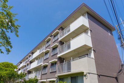 50代「団地」に住んで40年以上。夫亡きあとも住み続ける5つのメリット 