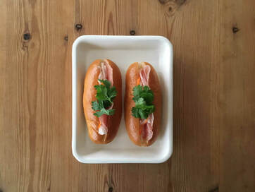 コッペパンで簡単バインミー！パクチーたっぷりで暑い日にもさっぱり美味