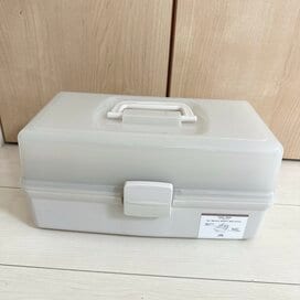 3COINS（スリコ）シンプルな「収納力抜群ボックス」が話題。すっきりしてストレスも減った