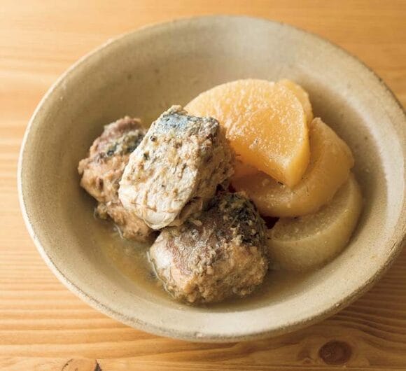 火曜につくったサバ缶と大根の煮物。