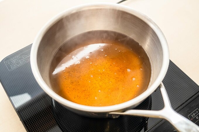 鍋にだし汁とAを入れる