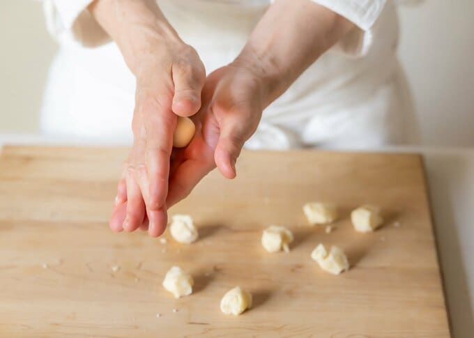 スノーボールクッキー丸める