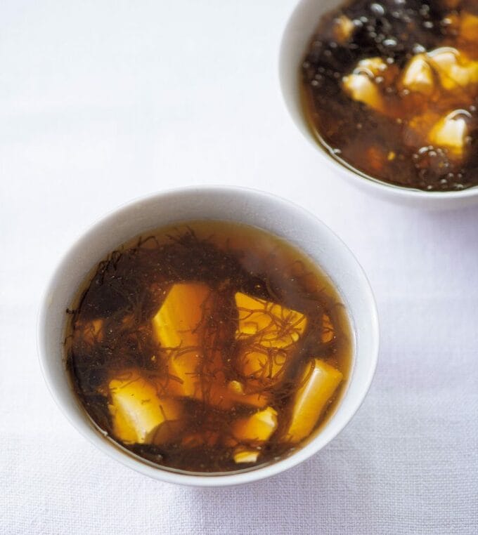 モズクと豆腐のショウガスープ