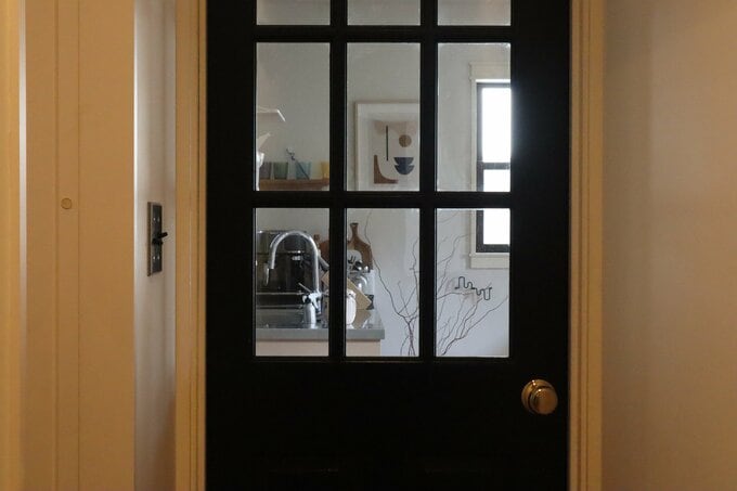 YUKAさん自宅　リビングの扉