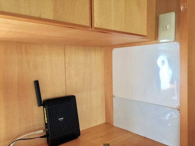 マグネット化したい壁にはりつける