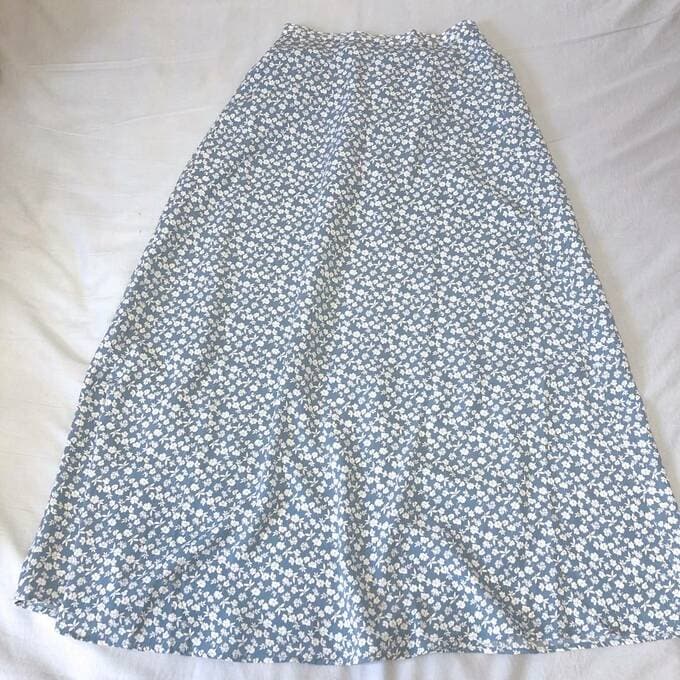 GUのフラワーロングスカート