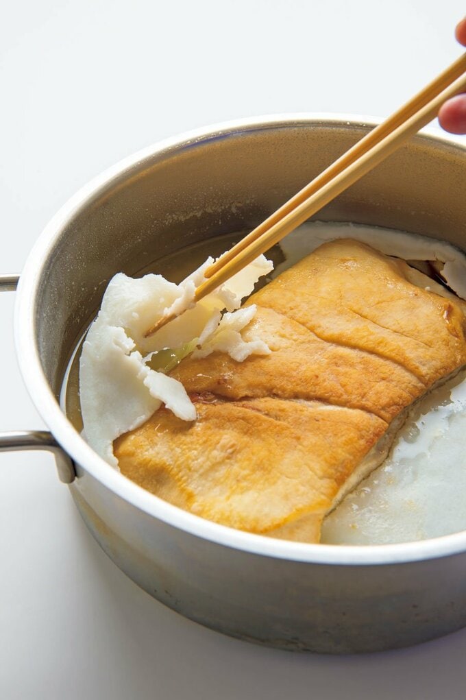 お鍋にお肉の油