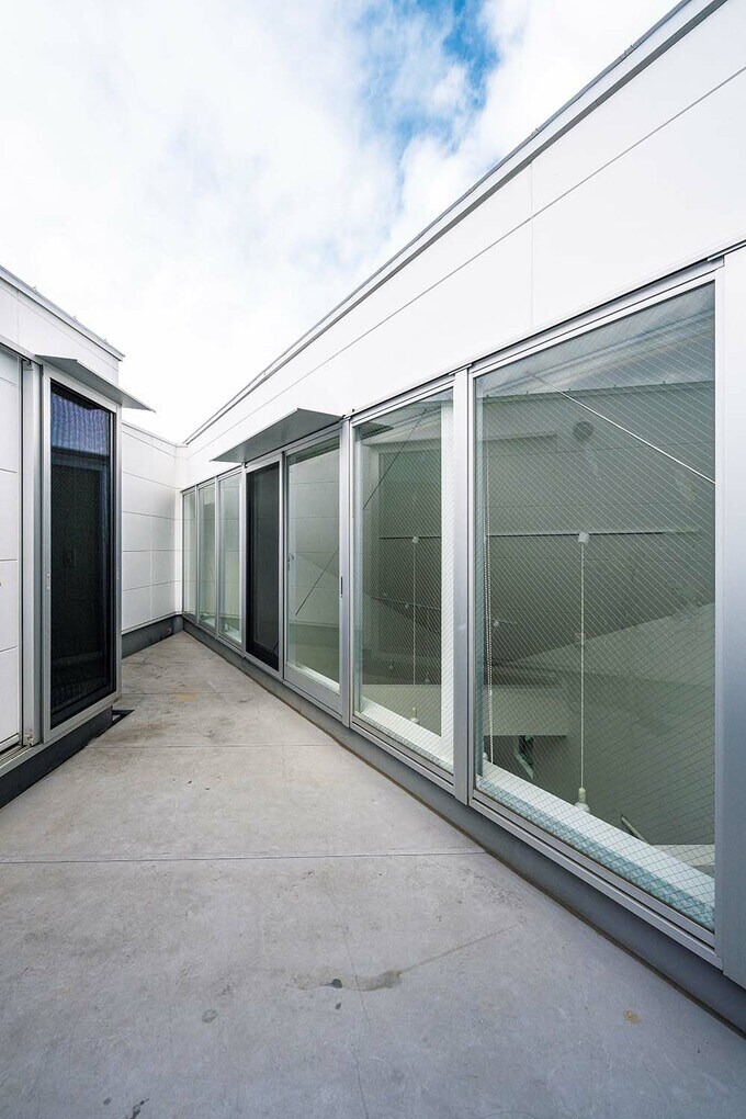 屋上は2階テラスと同様に壁があるのでプライバシーが確保されています