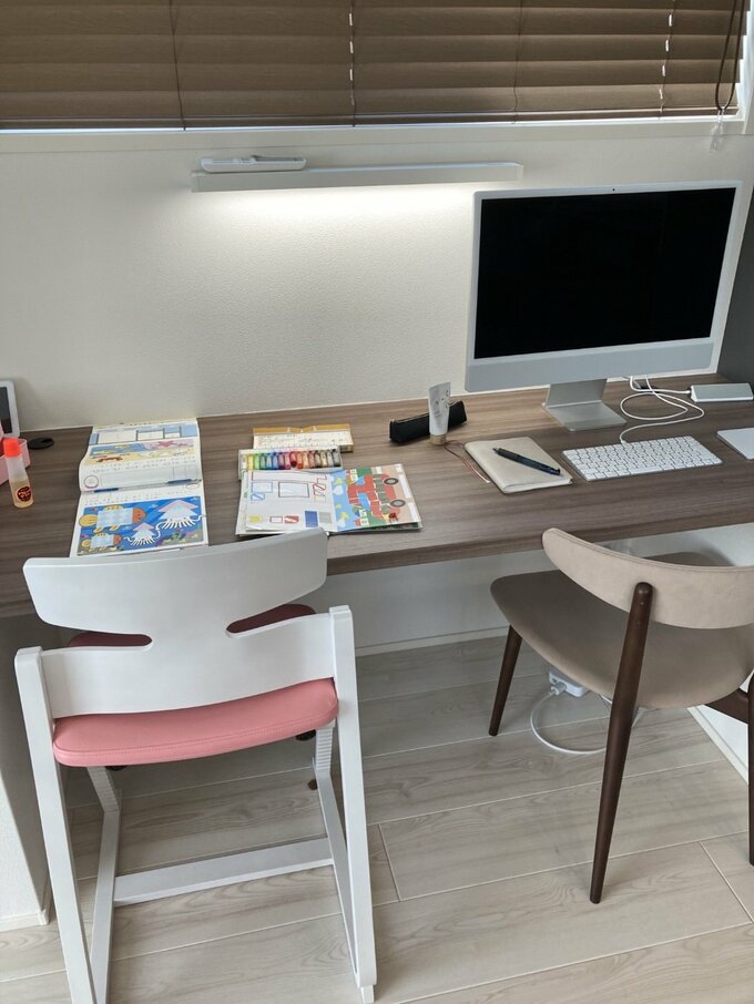 スタディコーナーのデスクトップ