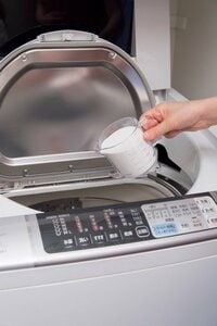 ひと晩つけおきしてよくすすぐ