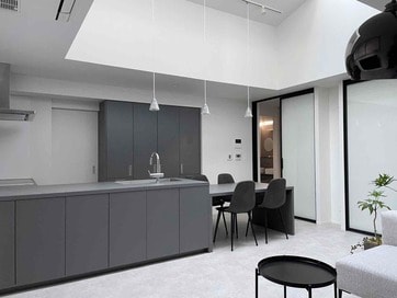 16.5畳のLDKに来客がびっくり。部屋を広く感じる家づくりの工夫3つとは？