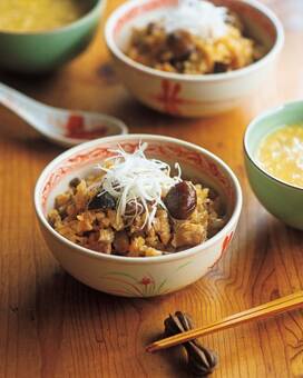 豚肉と甘栗の中華風炊き込みご飯。甘辛チャーシューが味の決め手に