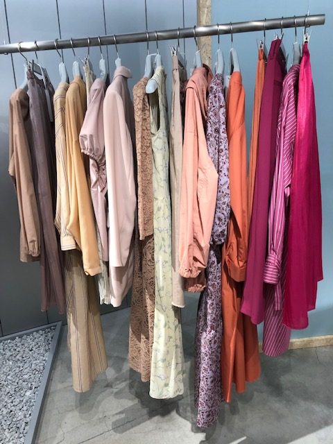 暖色系のカラーパレット