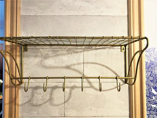 ビスとアンカーで棚を設置