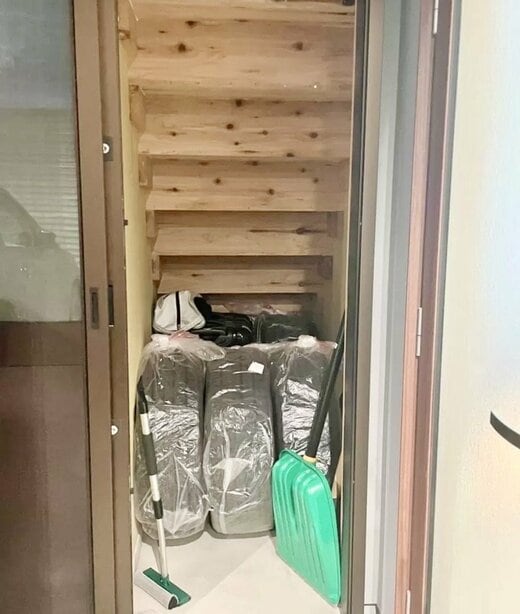 階段下の土間収納