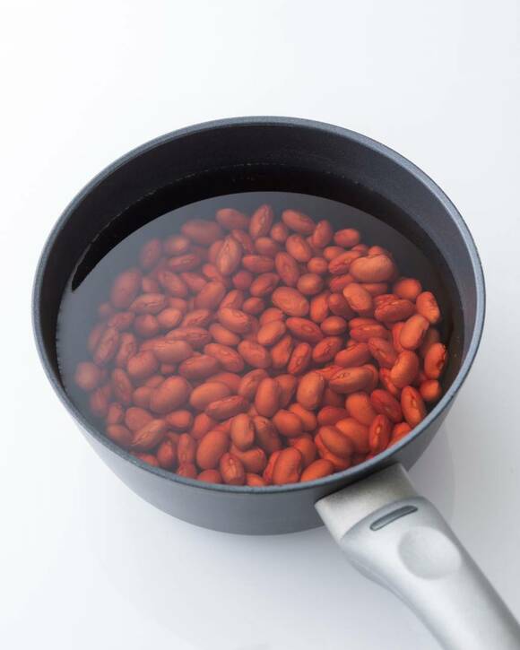 あずきを水にひたす