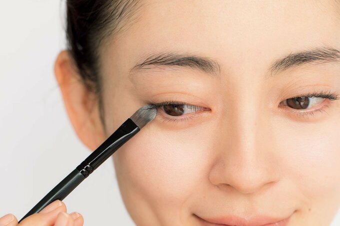 もう夕方にパンダ目まろ眉にならない 朝一発でキメるメイク Esseonline エッセ オンライン