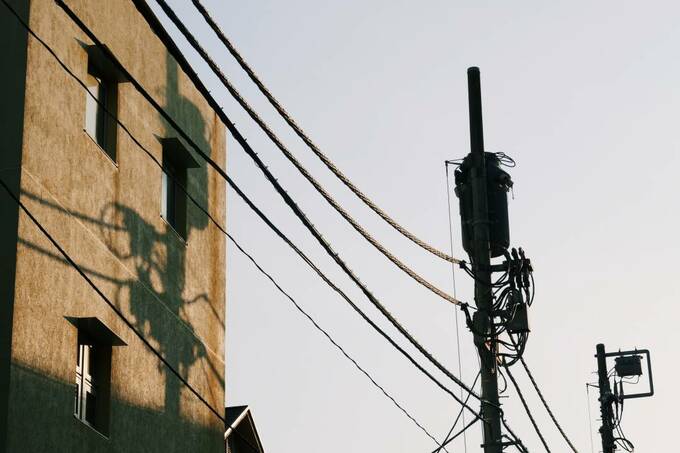 西日といい電線