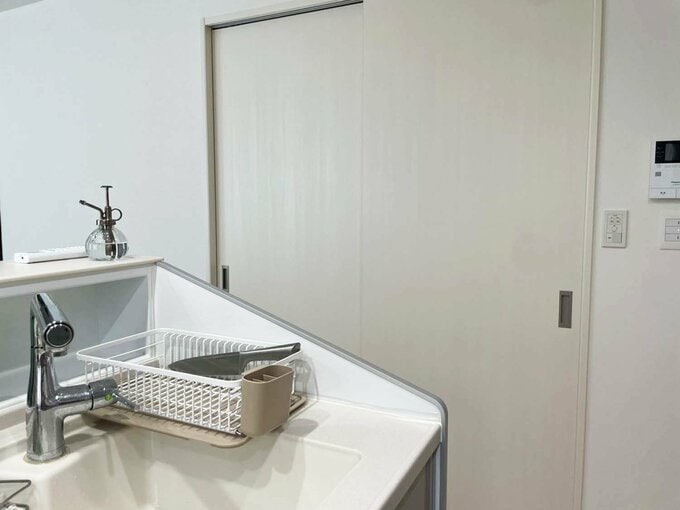 キッチンから見たパントリー