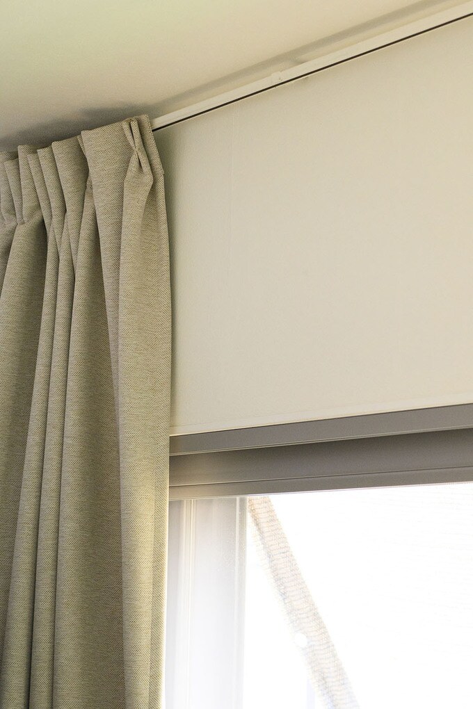 カーテンレール