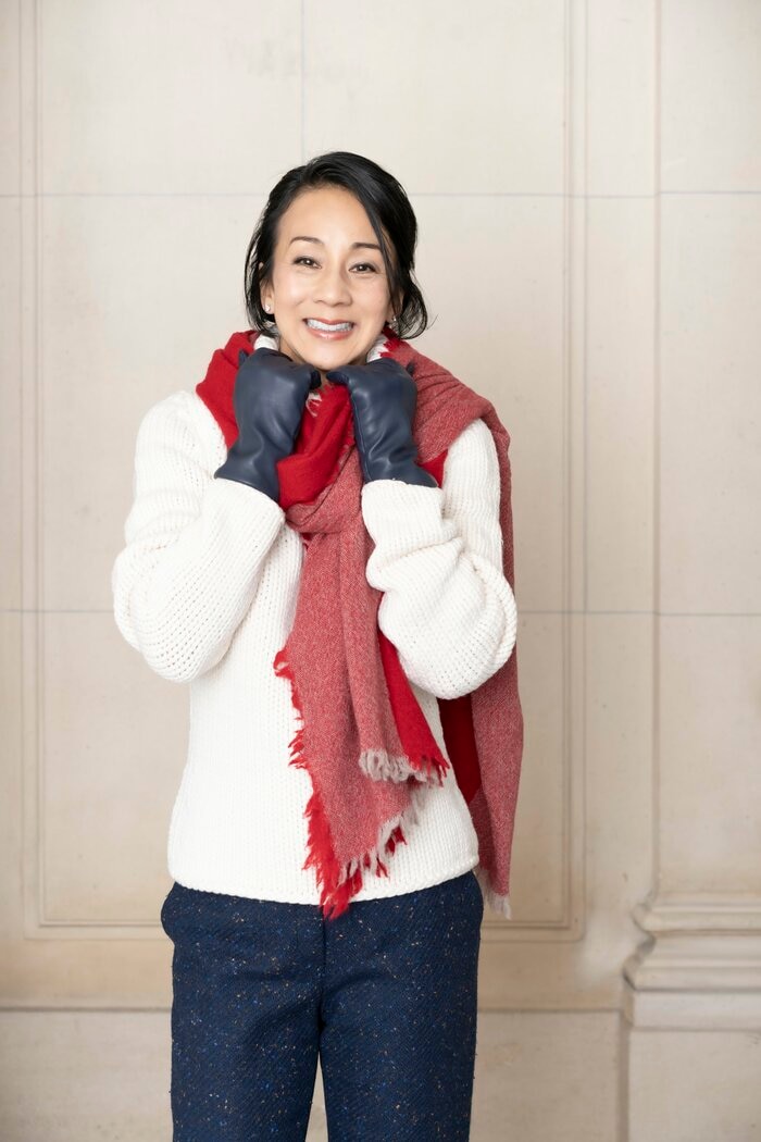 50代・中村江里子さん流「ストール」活用術。簡単なのにおしゃれに