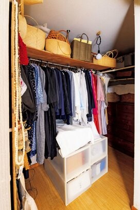 50代からのクローゼットづくり。引き出しの服は「大きめにたたむ」理由