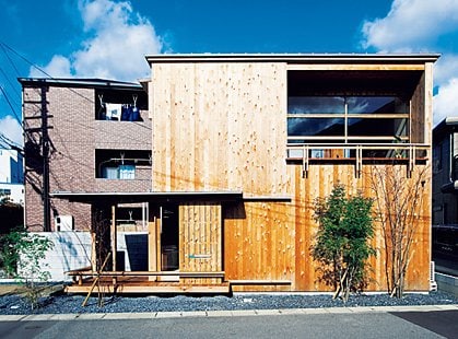 ベイ杉板張りの外壁