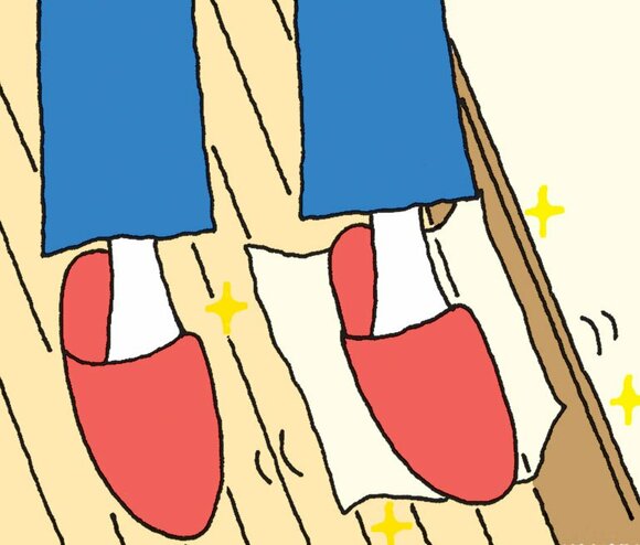 フローリングワイパーで、ホコリがたまりやすい廊下の端をひとふき