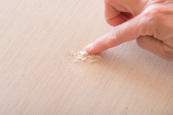 指で優しく圧着する