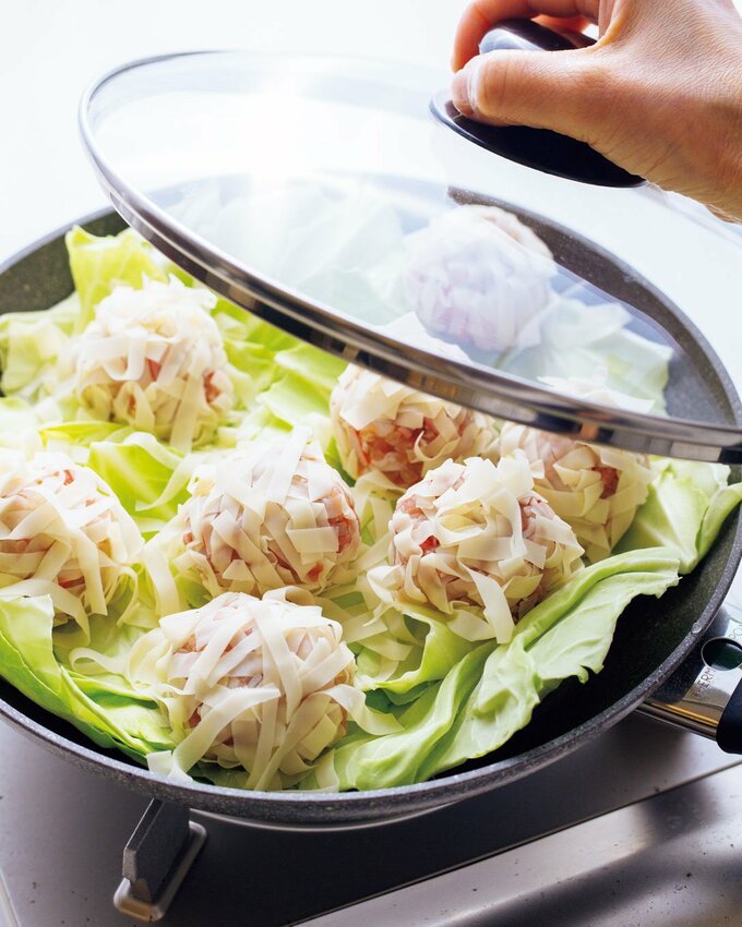 フライパンにシューマイ