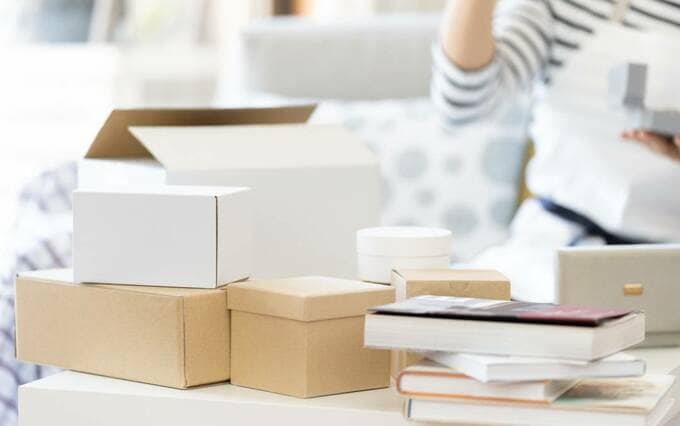 たくさんの空箱など