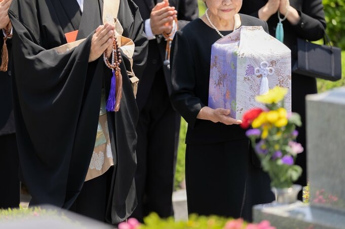 大切な人が亡くなったときに知っておきたいお金の制度（※写真はイメージです）