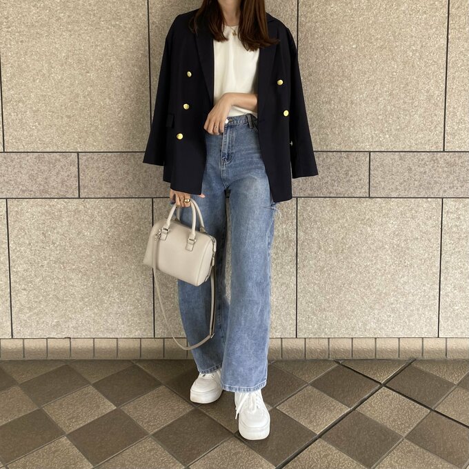 ジャケットのインナーにもおすすめ