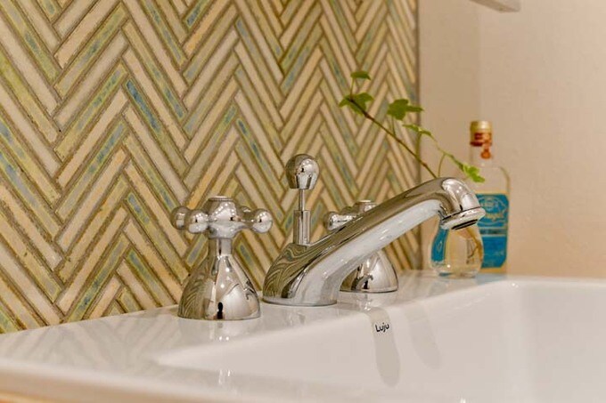 子どものためにひねるタイプの蛇口ハンドルを選択