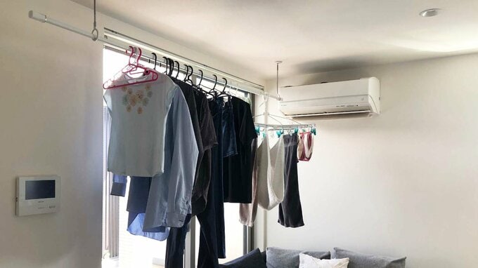 2階リビングの一角にホスクリーン