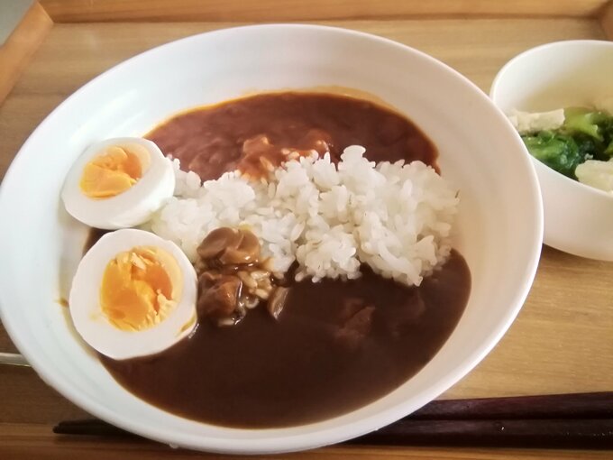 レトルトカレーの盛り合わせ