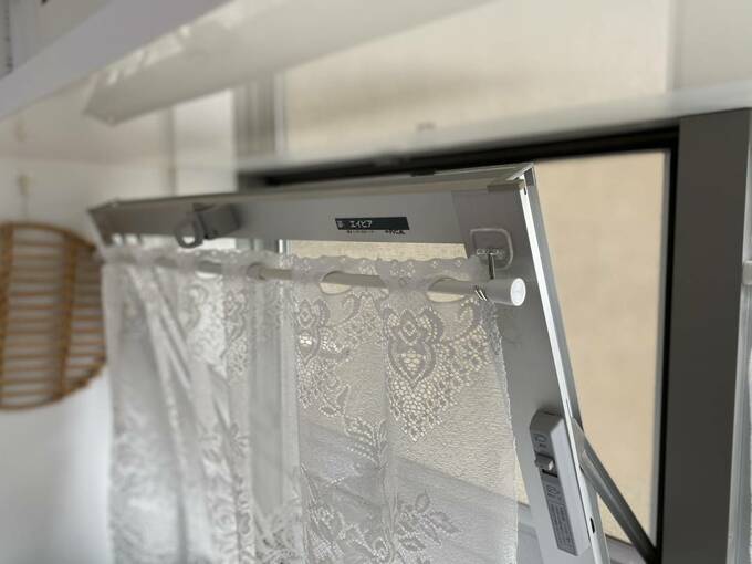 窓をあけた様子