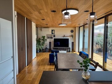 床材は「オーク」で正解。傷とホコリが目立たない家に4年住んだリアルな感想