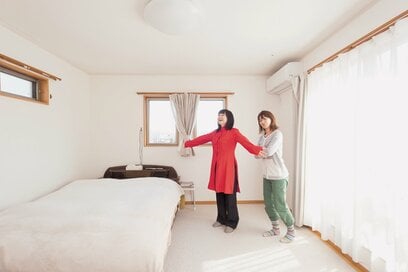 不眠はベッドの位置変更で解消！やってはいけない寝室インテリアの風水