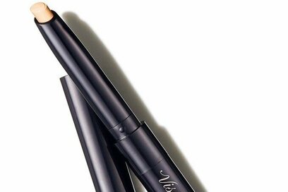 眉専用のコンシーラーで目元イキイキ！描きやすくてメイクも長持ち