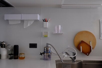 キッチンは「壁」を活用してものを収納。出しっぱなしでもスッキリ見せる5つのコツ
