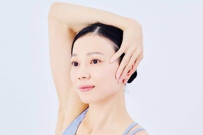 顔のたるみを引き締める「胸鎖乳突筋」のほぐし方。片方ずつ行うのがポイント